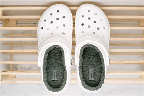 are crocs easy to clean.